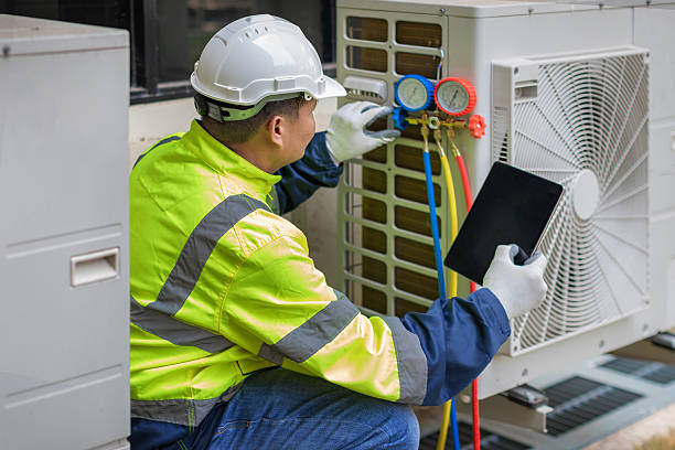 Professional Heat Pump Repair technician working in Mount Enterprise, TX